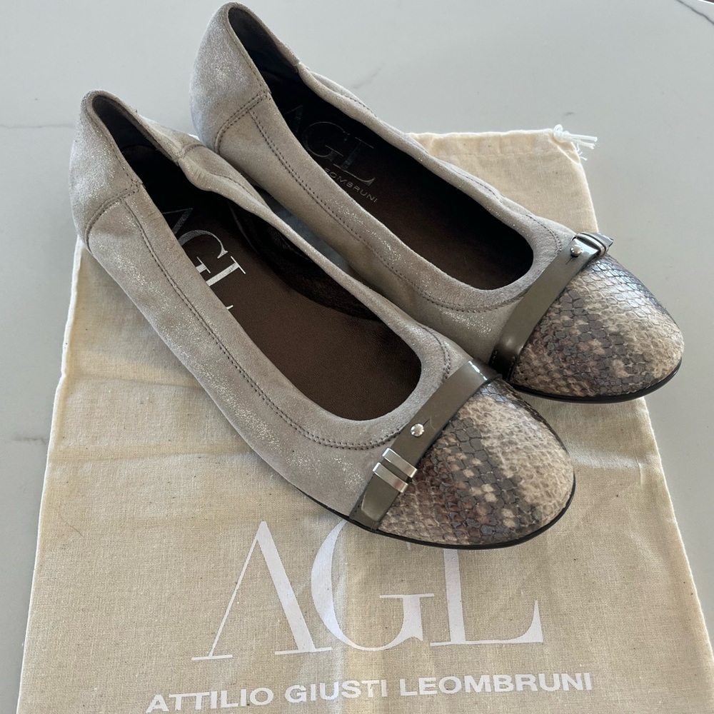 AGL Attilio Giusti Leombruni - Suede
Captoe Buckle Ballet Flats - Size EU 39 - Picture 2 of 7